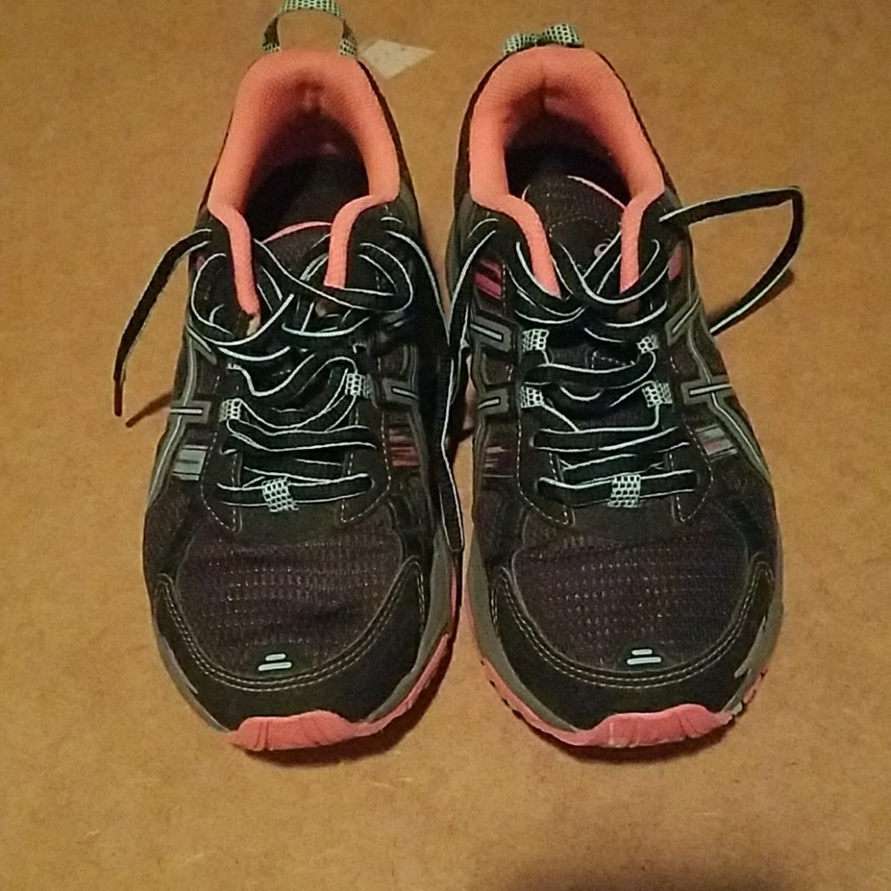 Running shoes